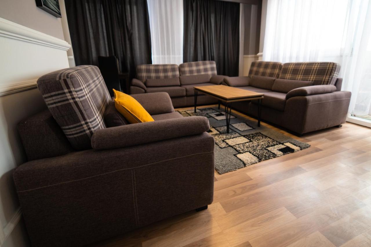 Ferienwohnung CedarTREE Prishtina Pristina Exterior foto