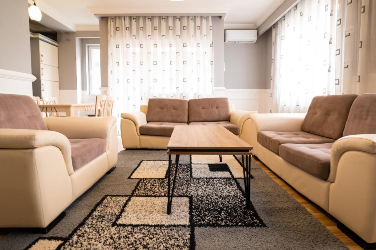 Ferienwohnung CedarTREE Prishtina Pristina Exterior foto