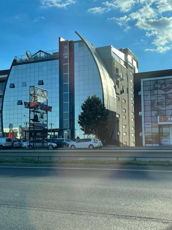 Ferienwohnung CedarTREE Prishtina Pristina Exterior foto